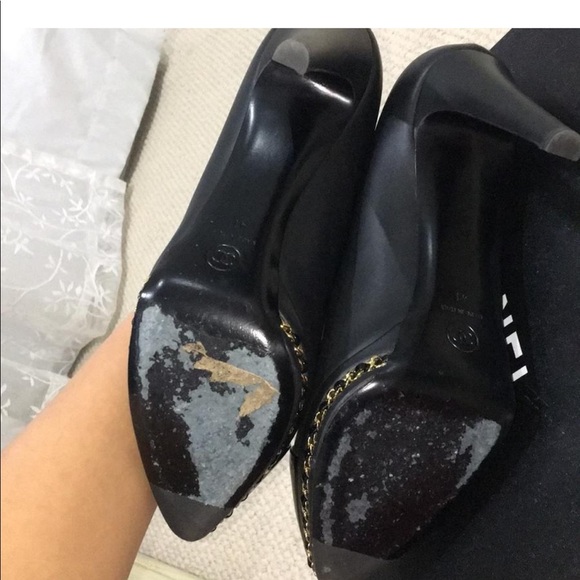 Chanel chain around pumps - Picture 5 of 6